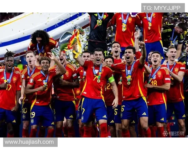 聚焦世界杯足球巨星们的传奇征程与荣誉时刻分析 聚焦世界杯足球巨星们的传奇征程与荣誉时刻分析